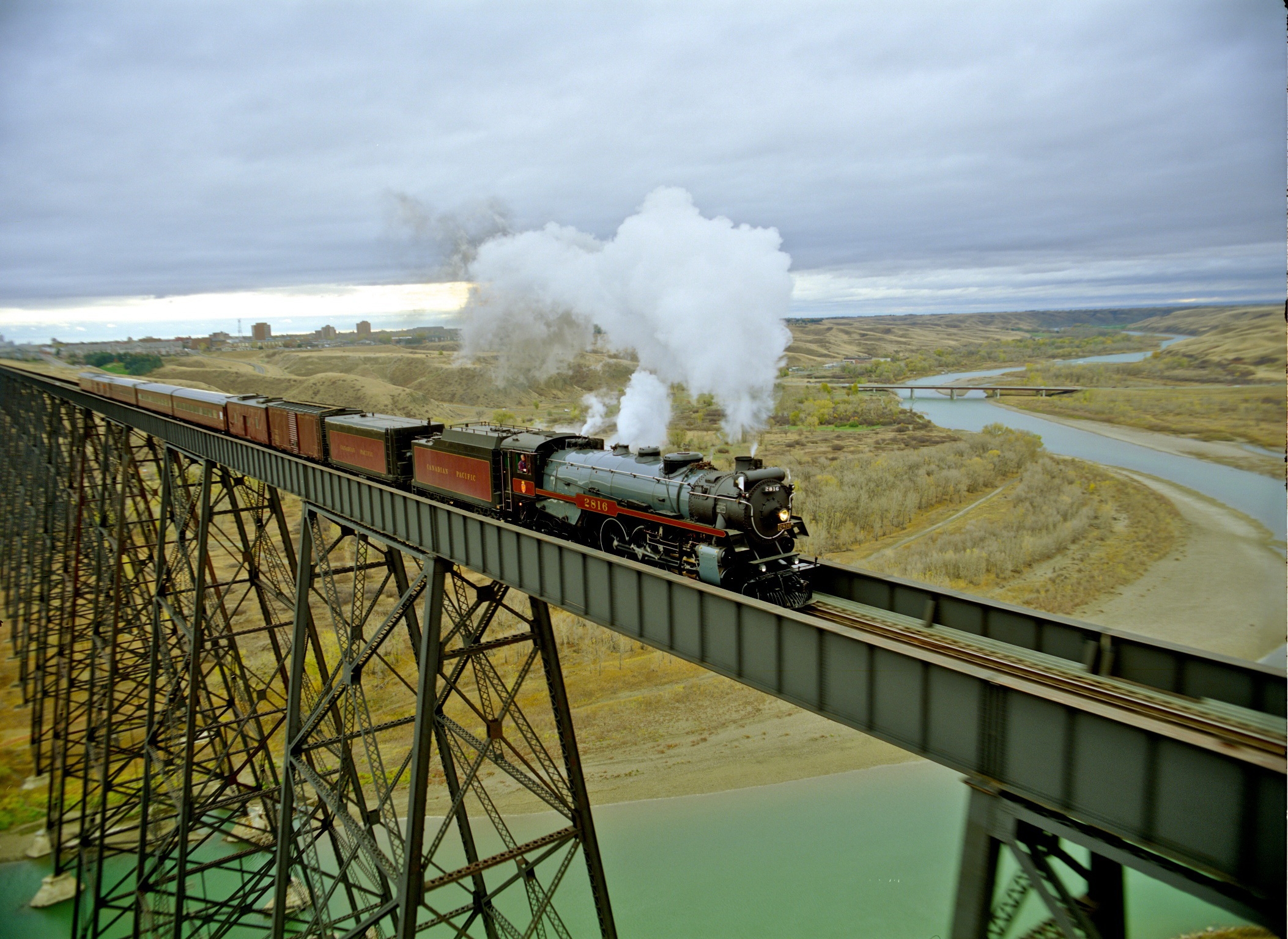 The tallest railway bridges in the world were constructed to gain elevation