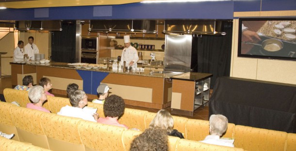 20_2_The-Culinary-Arts-Center-offers-cooking-and-beverage-demos-and-hands-on-classes-in-the-state-of-the-art-show-kitchens