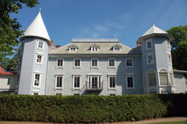 Louis-Joseph Papineau's 19th century manor 