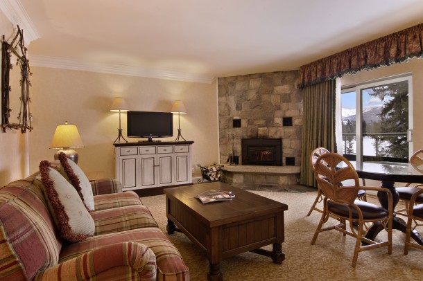 JPL Spacious Lakefront Suite includes a wood-burning fireplace