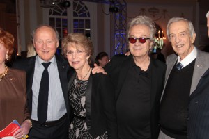 Mme Jacqueline Desmarais, Honorary President for the MIMC Gala, M. André Bourbeau, Former Liberal Minister in the National Assembly and President of the MIMC Foundation; Mme Geneviève Torriani, Ritz-Carlton; M. Luc Plamondon, spokesman; M. Joseph Rouleau, President Emeritus of Jeunesses Musicales Canada and M. Marco Torriani, Ritz-Carlton