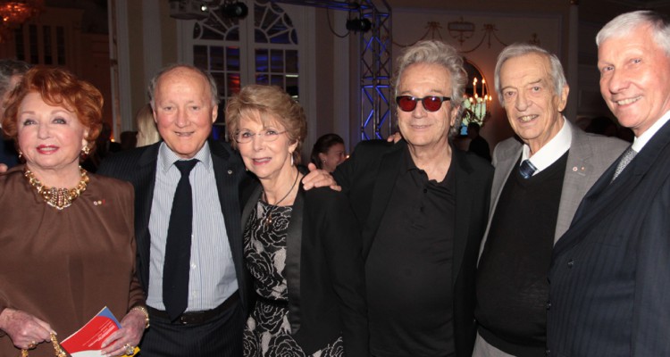 Mme Jacqueline Desmarais, Honorary President for the MIMC Gala, M. André Bourbeau, Former Liberal Minister in the National Assembly and President of the MIMC Foundation; Mme Geneviève Torriani, Ritz-Carlton; M. Luc Plamondon, spokesman; M. Joseph Rouleau, President Emeritus of Jeunesses Musicales Canada and M. Marco Torriani, Ritz-Carlton