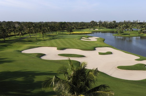 Suwan Golf Club is just one hour from the fascinating city of Bangkok