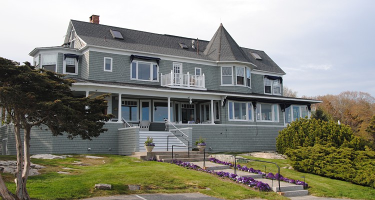 Cape Arundel Inn