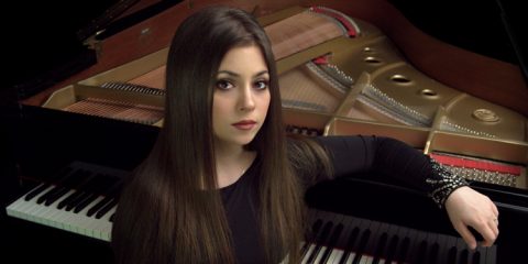 Lara Melda, piano