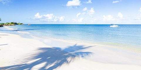 Dickenson Bay - Antigua & Barbuda Tourism