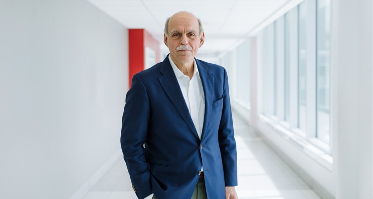 Dr. Peter Metrakos, Cancer Research Program Leader at the RI-MUHC.