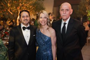 Deep Khosla, Managing Director, Bank of America Merrill Lynch, Marie-Hélène Laramée, President and CEO of the MUHC Foundation, Dr. Peter Metrakos, Head of the Cancer Research Program, RI-MUHC.