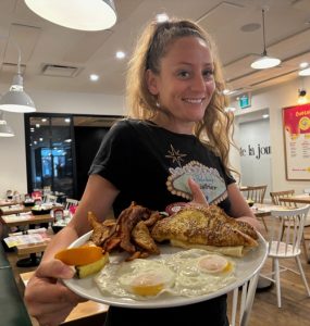 Server Josiane at the Lachine location of L’Oeufrier