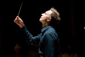 Vasily Petrenko, conductor - Beethoven’s “Imperial” Concerto no. 5